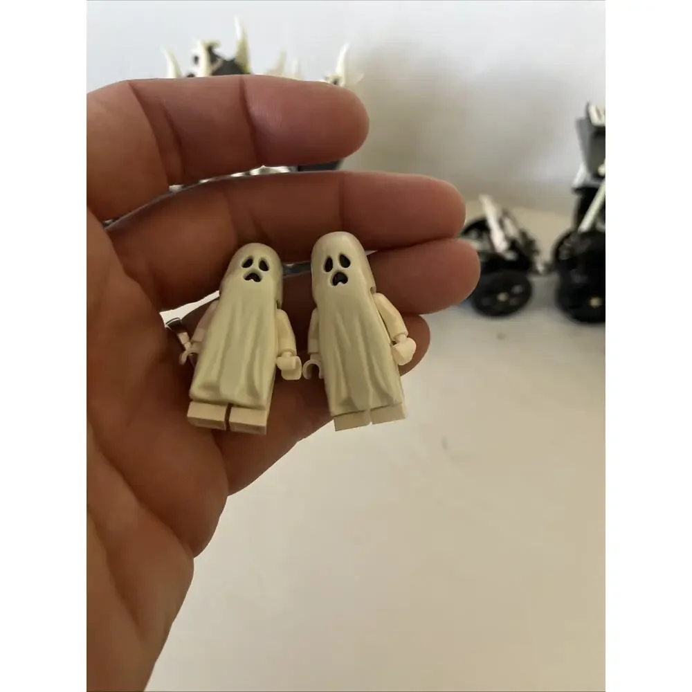 LEGO MONSTER FIGHTERS 9467 GHOST Train. 2 Mini Figs.